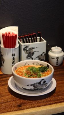  Tsukemen:  Sự kết hợp hoàn hảo giữa mì dai và nước dùng đậm đà được nêm nếm tỉ mỉ đến từng chi tiết nhỏ!