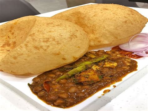  Chhole Bhature: Một món ăn đường phố cay nồng và vô cùng béo ngậy đến từ thành phố Nawabshah của Pakistan!